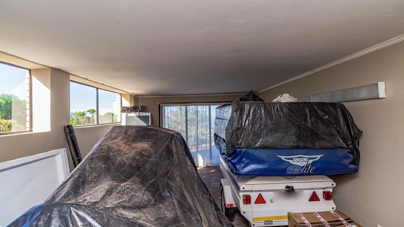 5 Bedroom Property for Sale in Village On Sea Western Cape